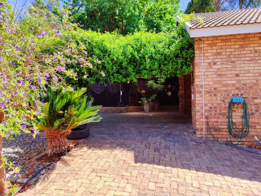 3 Bedroom Property for Sale in Wilkoppies North West